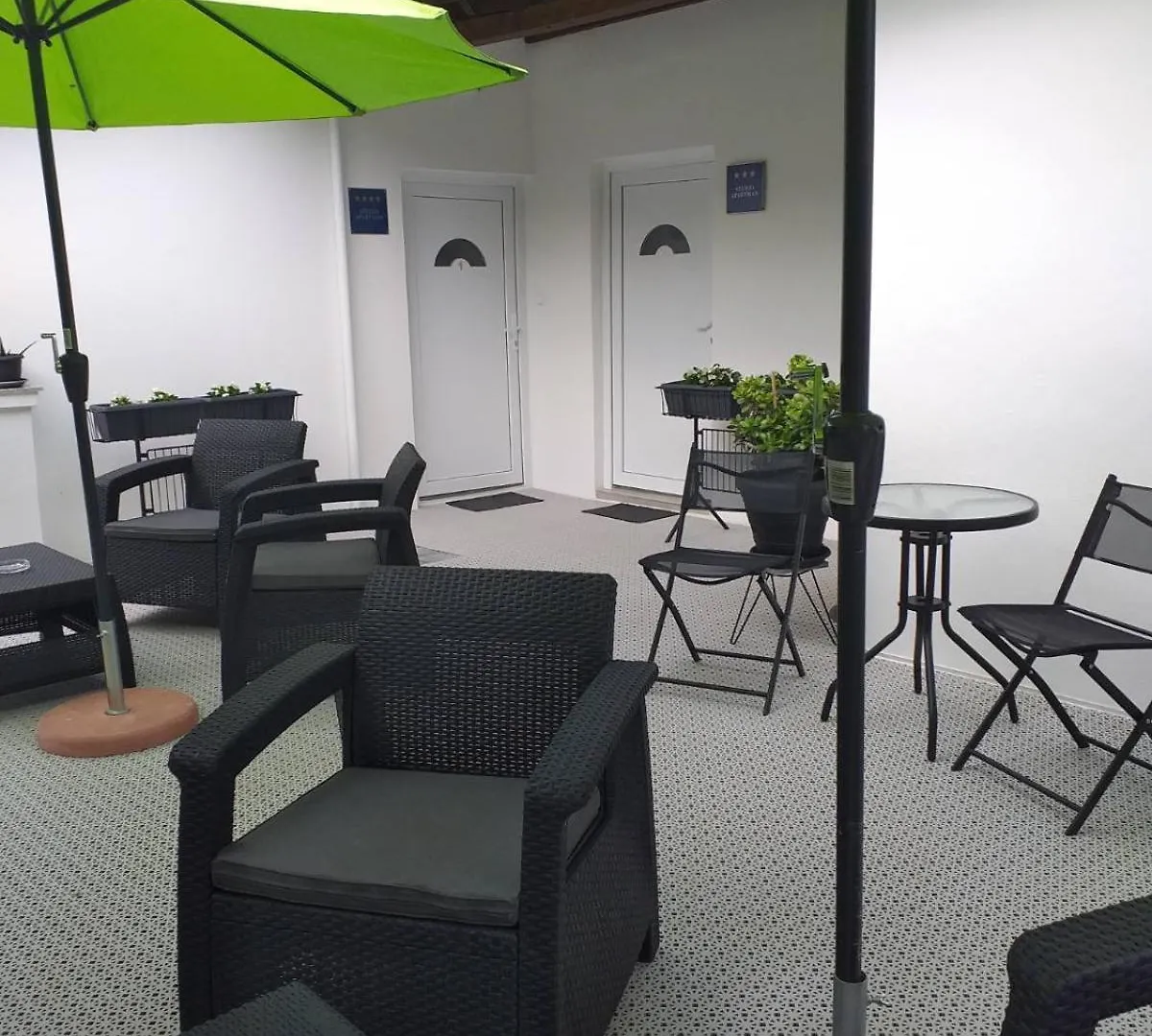 Mari Apartment Opatija 0*,